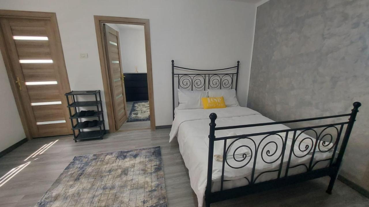 Andi 2-Apartament Băile Herculane Buitenkant foto