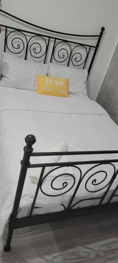 Andi 2-Apartament Băile Herculane Buitenkant foto